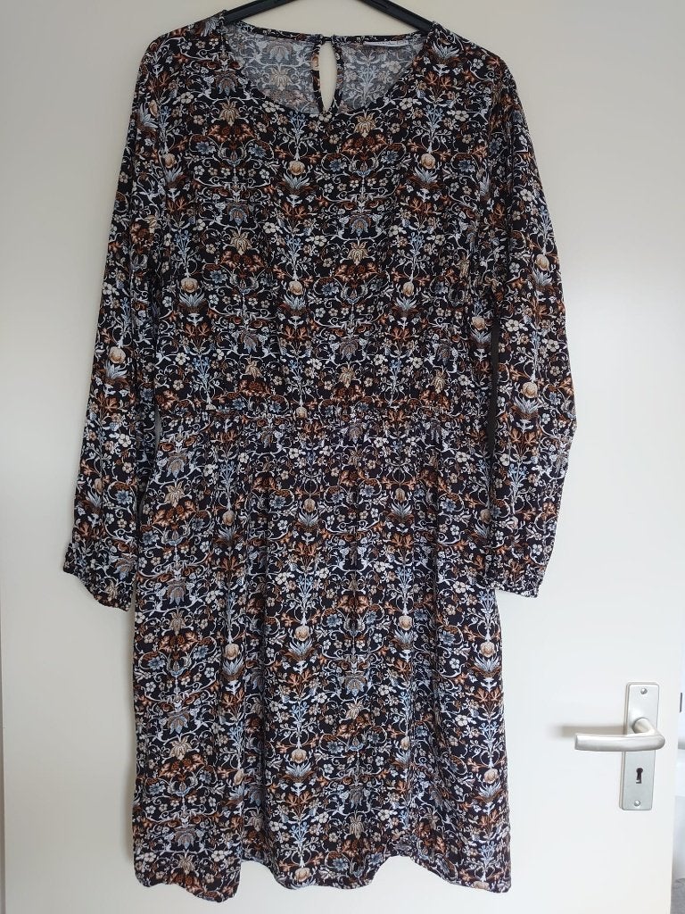 Jurk met bloemenprint en elastische taille maat 44 Nieuw, Maat 42/44 (L), Nieuw, Knielengte, Janina
