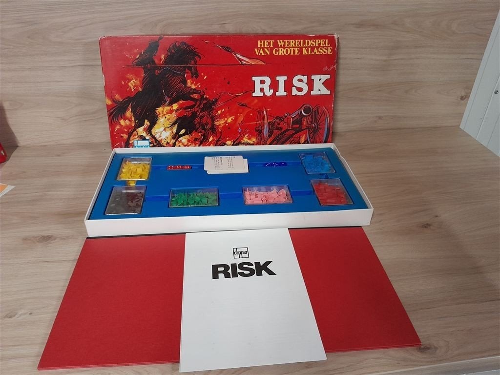 risk rode doos clipper [s1138], Hobby en Vrije tijd, Gezelschapsspellen | Bordspellen, Verzenden, Zo goed als nieuw