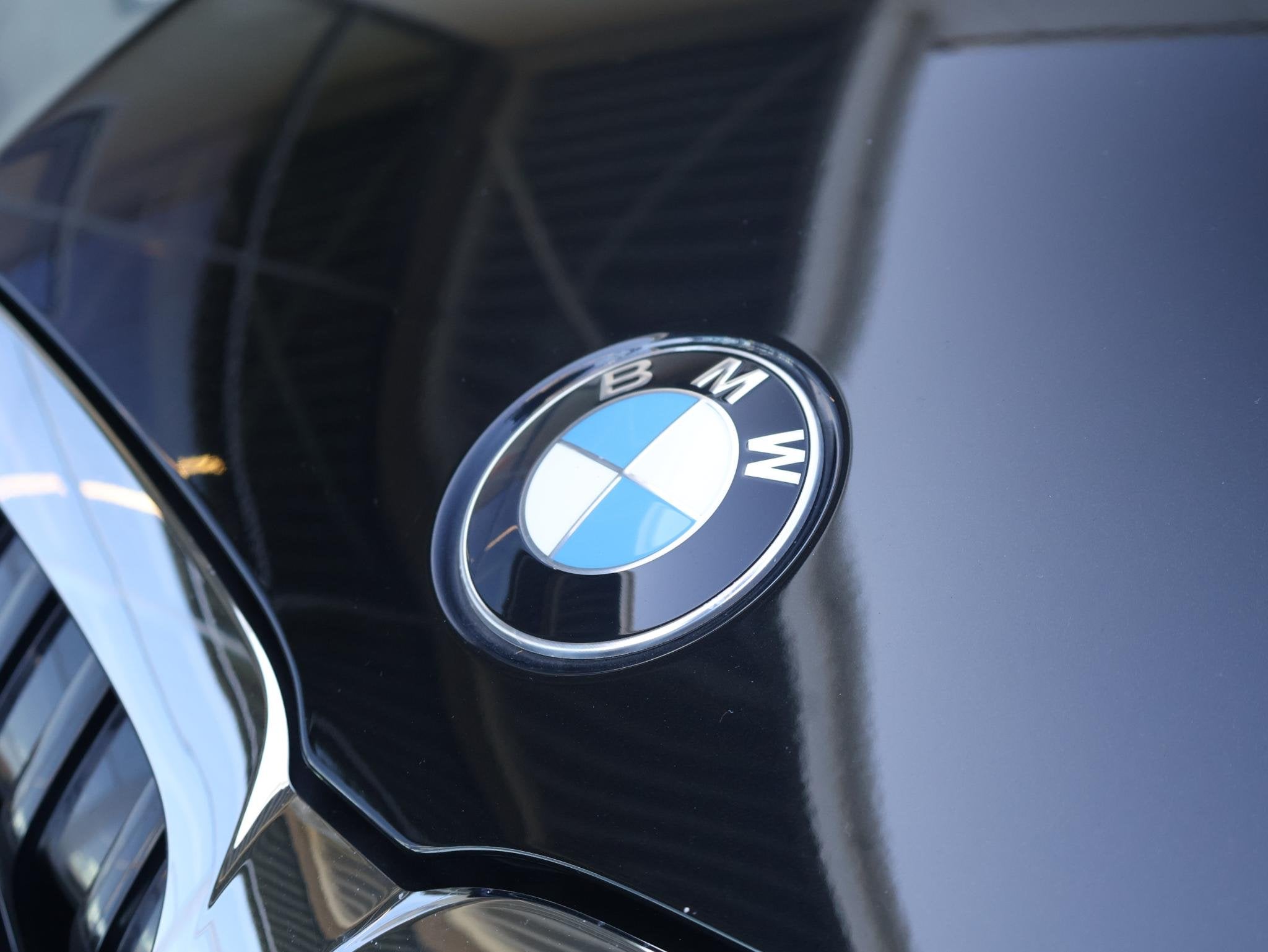 BMW 3-serie 318i Executive Edition M Sport/ Live Cockpit Pro, Auto's, Automaat, Gebruikt, 1465 kg, Zwart