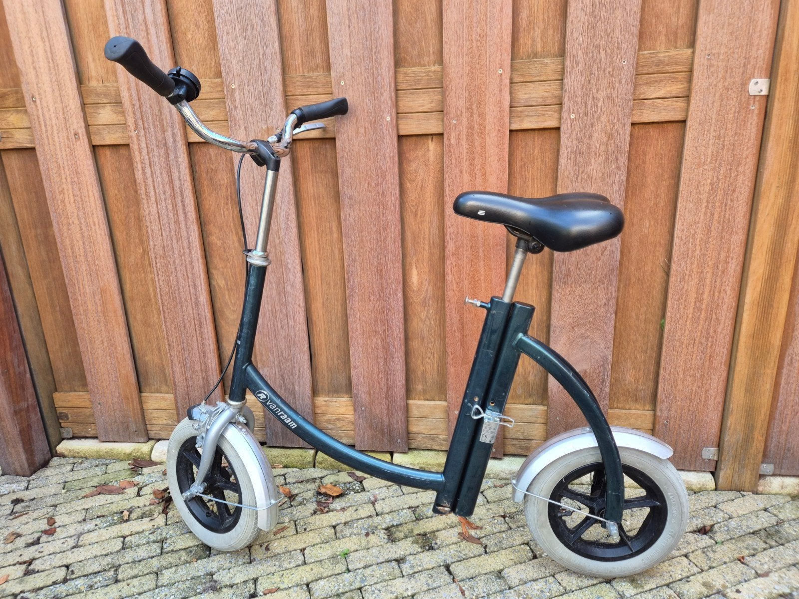 VanRaam opvouwbare loophulp, Gebruikt, Minder dan 14 inch, Velgrem, Deels opvouwbaar