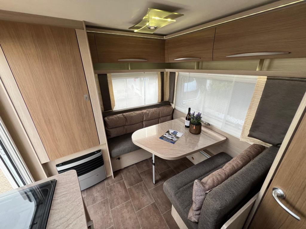 Bürstner Averso 430 TS Mover Voortent Fietsenrek va, Caravans en Kamperen, Caravans, Bedrijf, Treinzit, Schokbreker, Bürstner