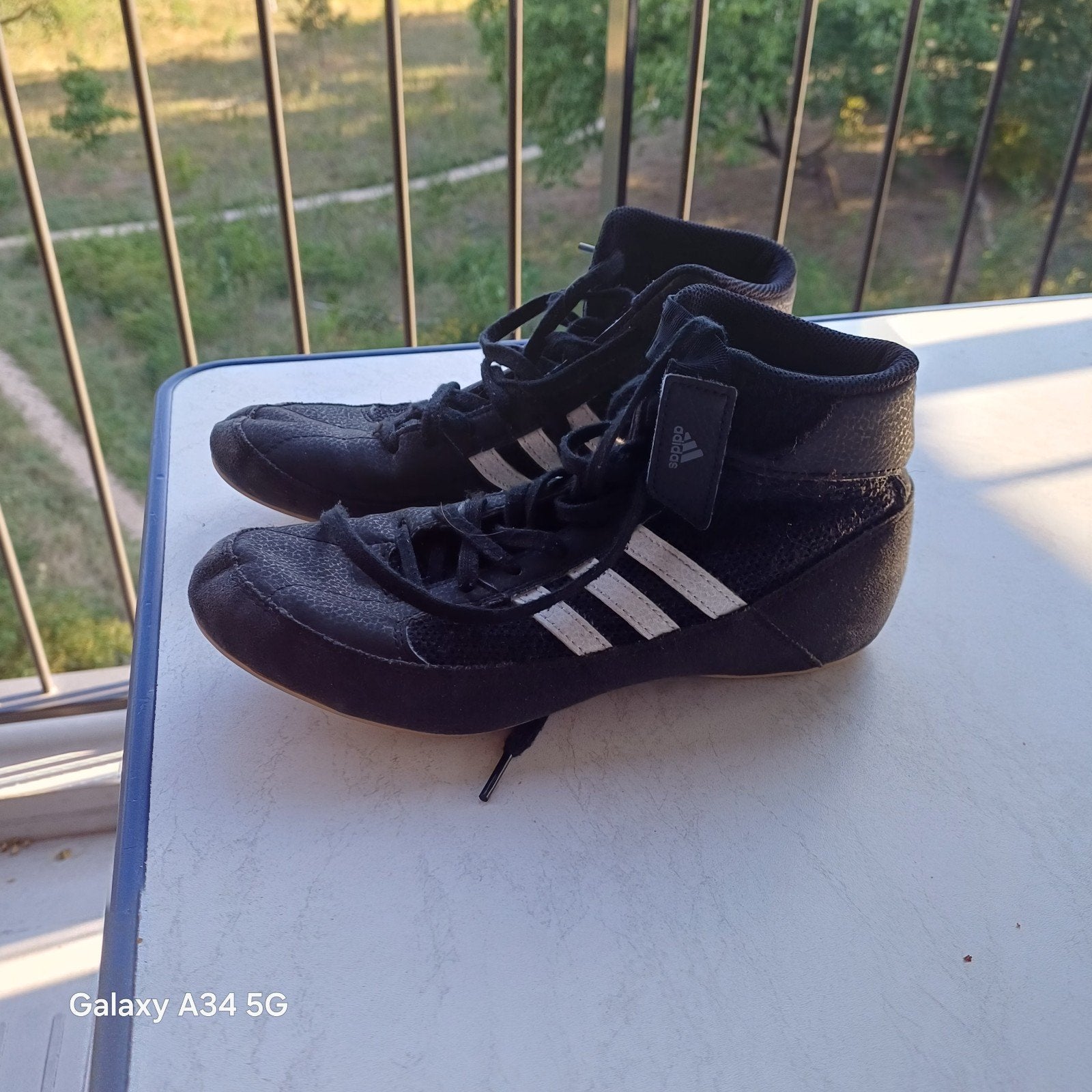 Adidas worstel,boks schoenen - Maat 37 1/3, Zwart, Ophalen of Verzenden, Sneakers of Gympen, Adidas