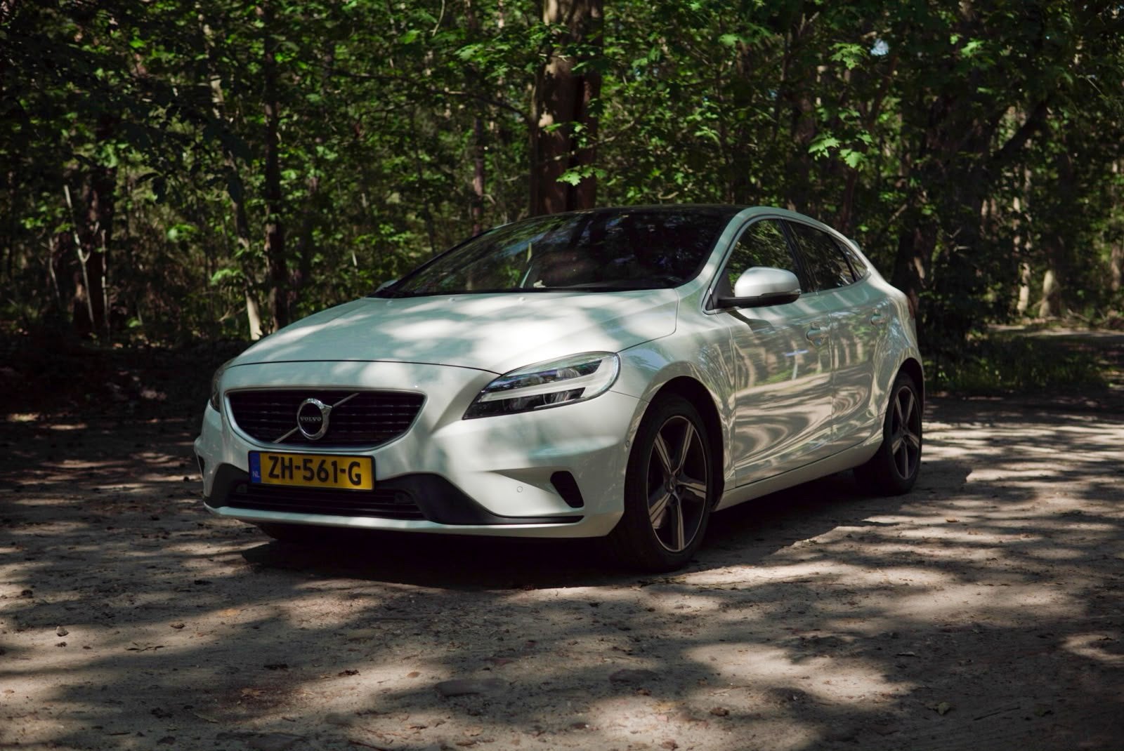 Volvo V40 T3Rdesign 2019 Wit, Auto's, Volvo, Particulier, V40, Achteruitrijcamera, Airbags, Airconditioning, Alarm, Automatische klimaatregeling