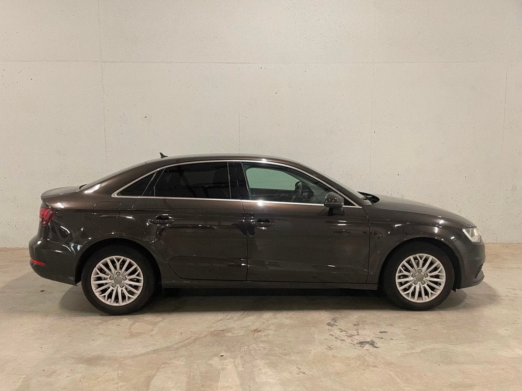 Audi A3 Limousine 1.6 TDI Pro Line S Leer Navi Clima Cruise, Auto's, Audi, Voorwielaandrijving, Euro 5, Gebruikt, Bruin