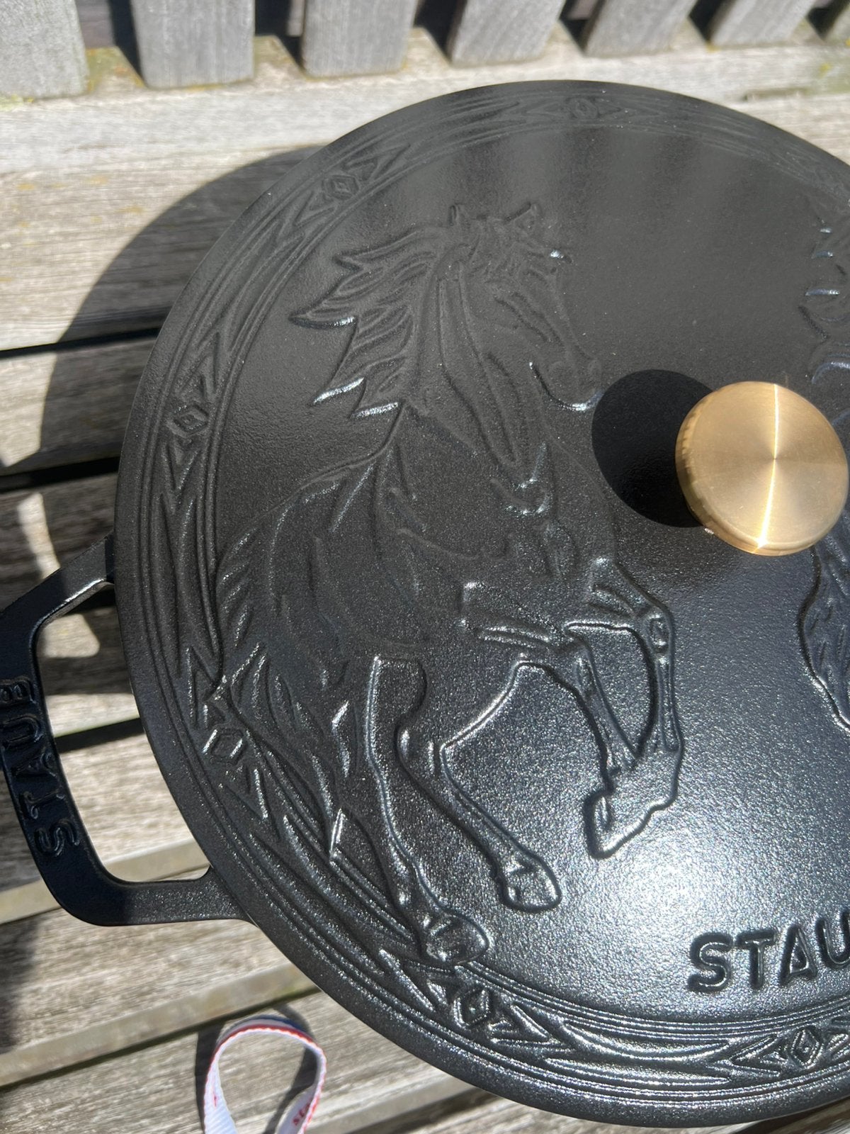 Zeldzaam: Nieuwe Staub Marmite 26 cm Year of the Horse, Nieuw, Ophalen of Verzenden, Staub, Zwilling