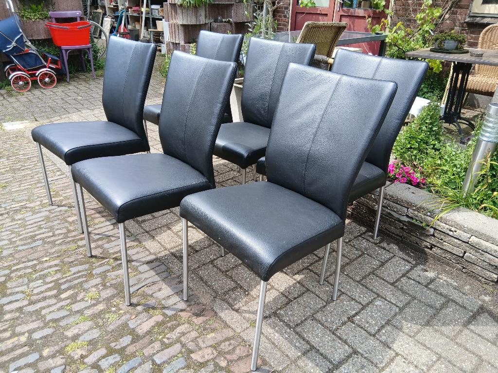 6 zwart leren eetkamer stoelen met metalen pootjes, Ophalen, Zwart, Zo goed als nieuw, Modern