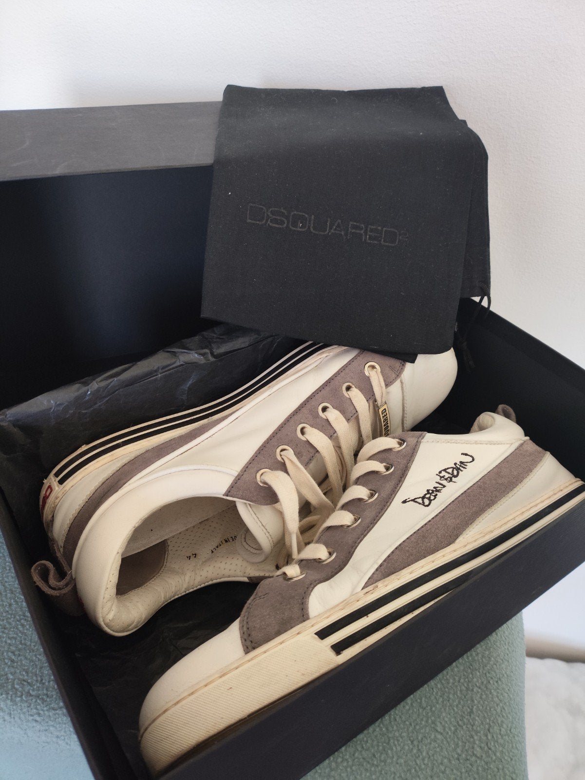 Dsquared2 sneakers met dustbag en doos - Maat 44, Kleding | Heren, Schoenen, Dsquared2, Wit, Ophalen of Verzenden, Sneakers of Gympen