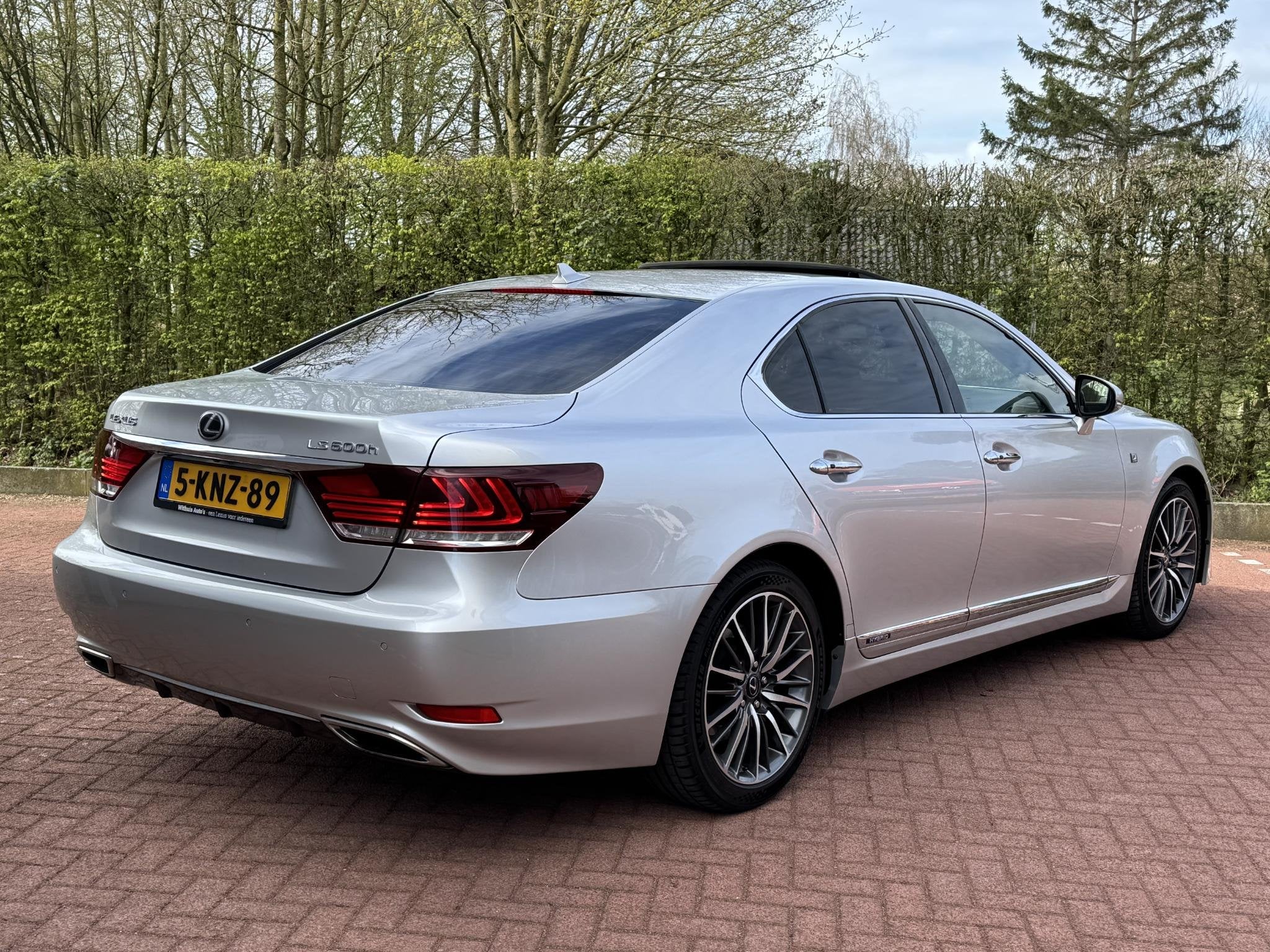 Lexus LS 600h F Sport *Nieuwe grbeurt dealer+HHCheck+remmeri, Auto's, Lexus, Automaat, Stof, Gebruikt, 2245 kg