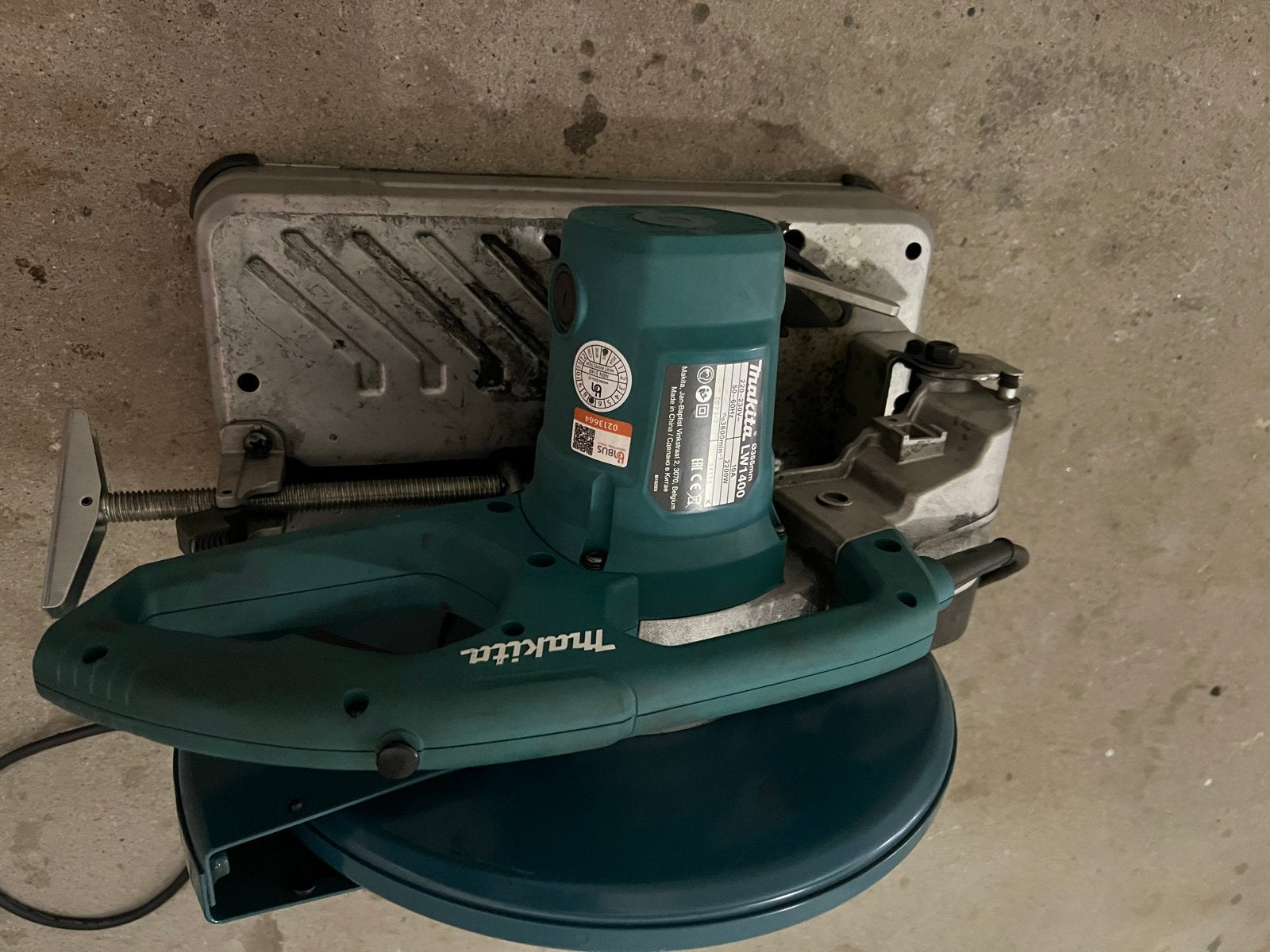 Makita LW1400 Afkortzaag - 2200W met extra zaagbladen, Doe-het-zelf en Verbouw, Gereedschap | Zaagmachines, Ophalen, Gebruikt