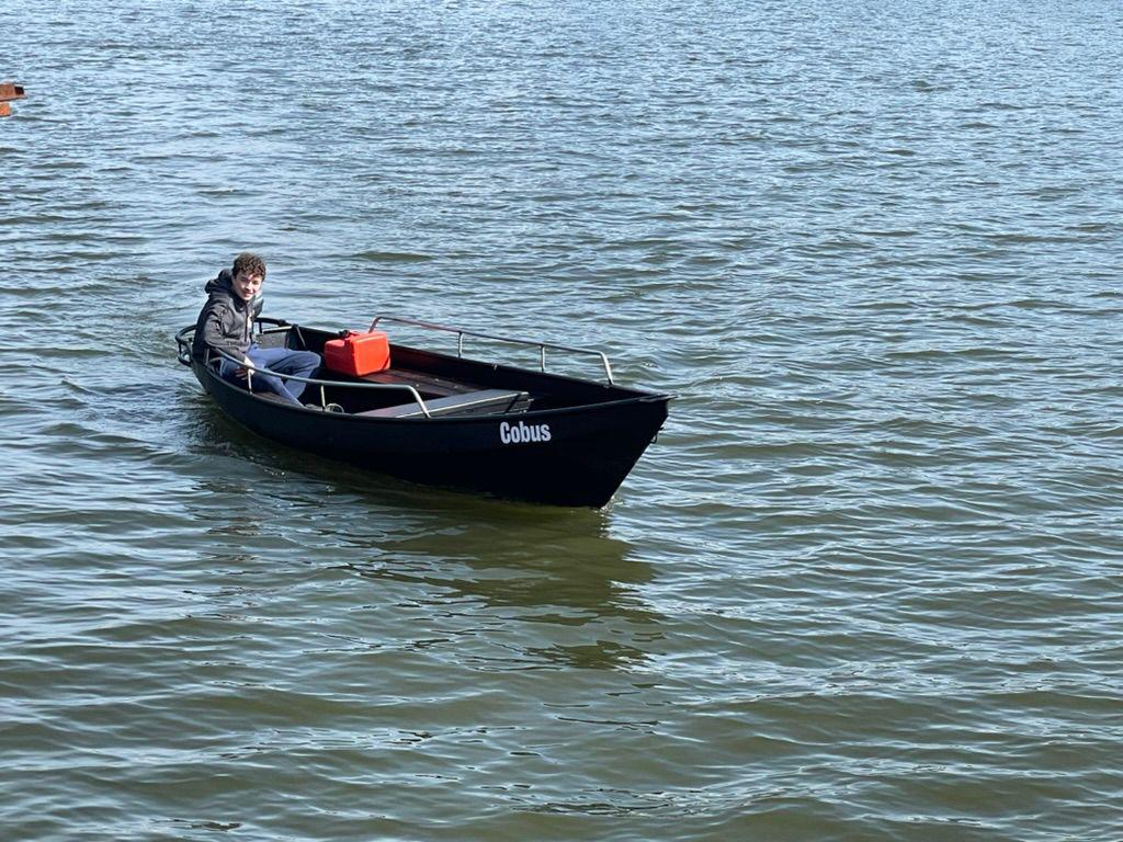 Stalen punter “de Cobus” met 6pk bb motor, Watersport en Boten, Sloepen, Ophalen, Gebruikt, Staal, Buitenboordmotor