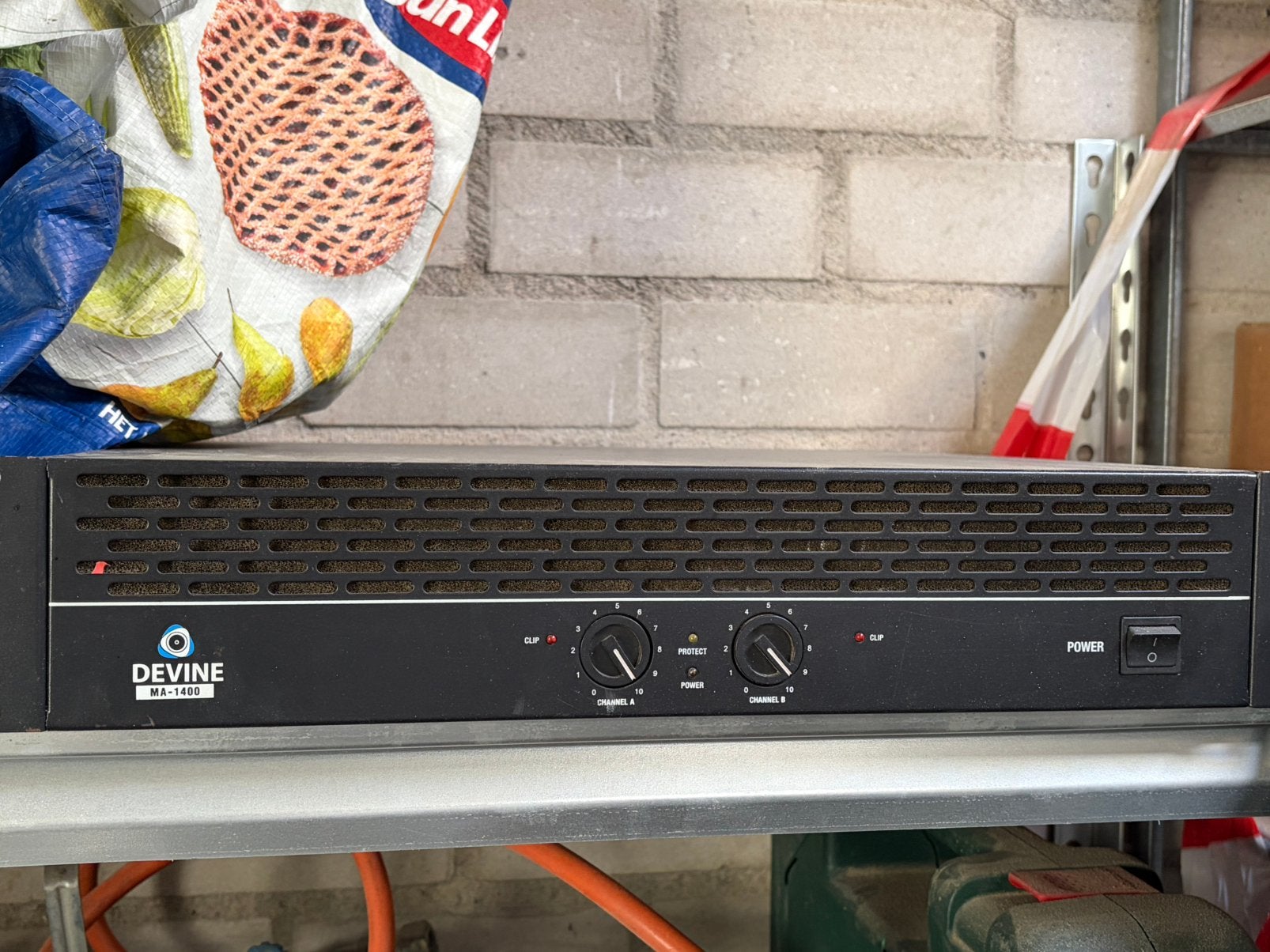 Divine versterker, Ophalen, Zo goed als nieuw, Minder dan 500 watt