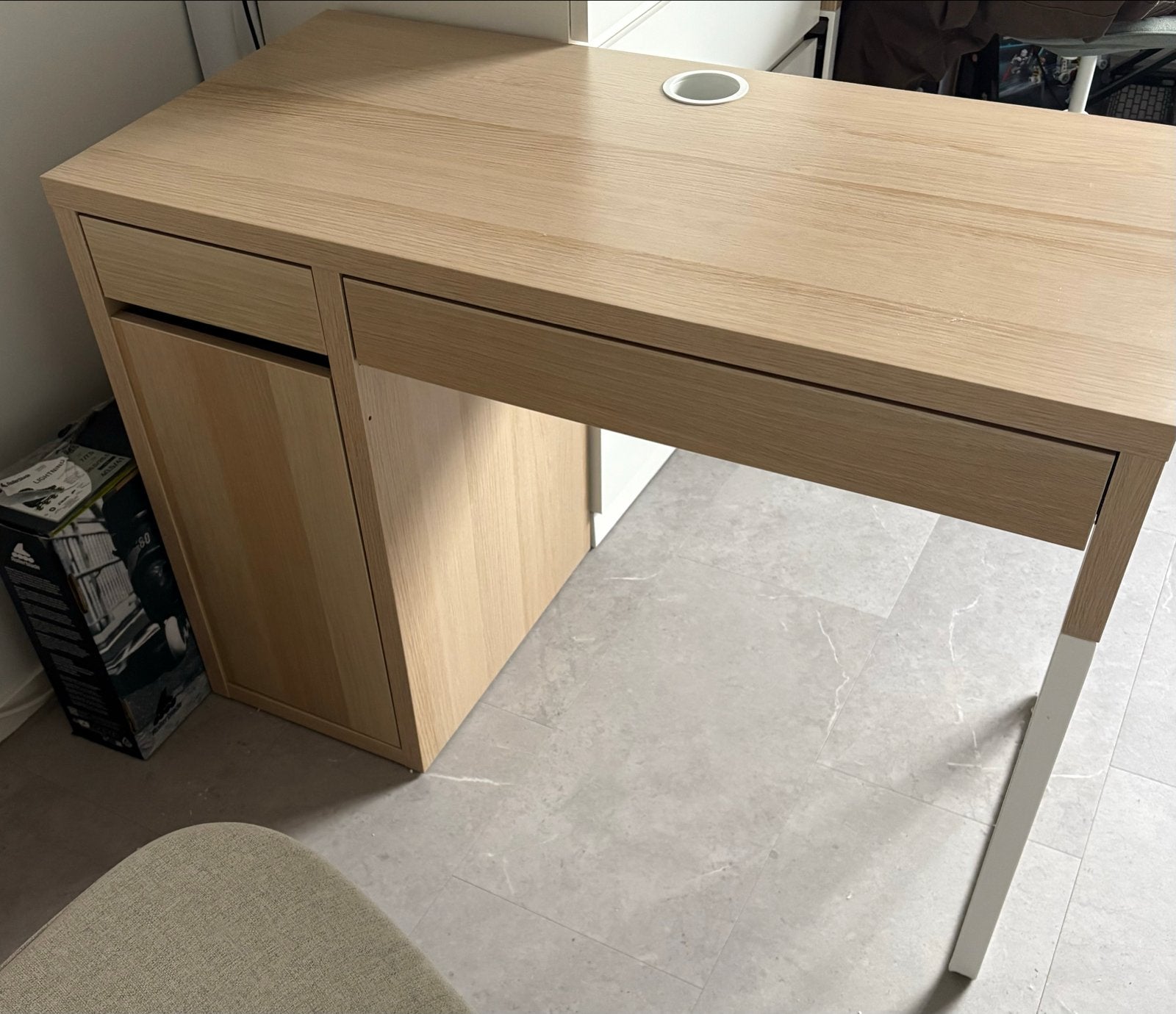 GERESERVEERD IKEA Micke met lade en opbergruimte