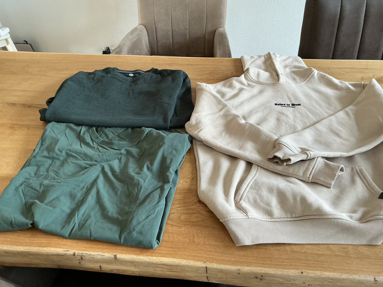 2 truien en t shirt nette staat, Ophalen of Verzenden, Gedragen, Maat 52/54 (L), Blauw