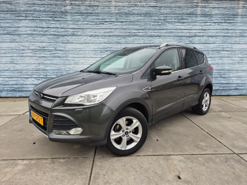Ford Kuga 1.5 Ecoboost Nw Distrbriem, Nette staat, Titanium,, Auto's, Ford, 1498 cc, Zwart, 4 cilinders, Origineel Nederlands