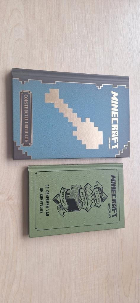Minecraft Boeken - Constructie & Survival Gids, Ophalen of Verzenden, Zo goed als nieuw, Mojang, Non-fictie