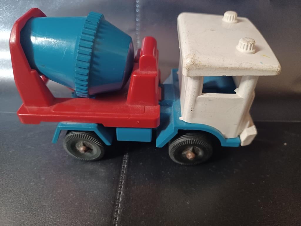 Oude modelauto betonmixer, Hobby en Vrije tijd, Modelauto's | Overige schalen, Gebruikt, Auto, Ophalen