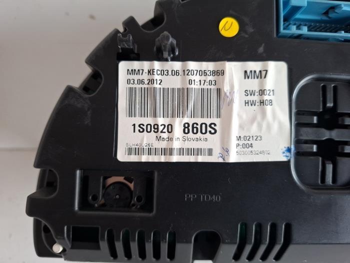 Kilometerteller KM van een Volkswagen UP, Gebruikt, -, -, -