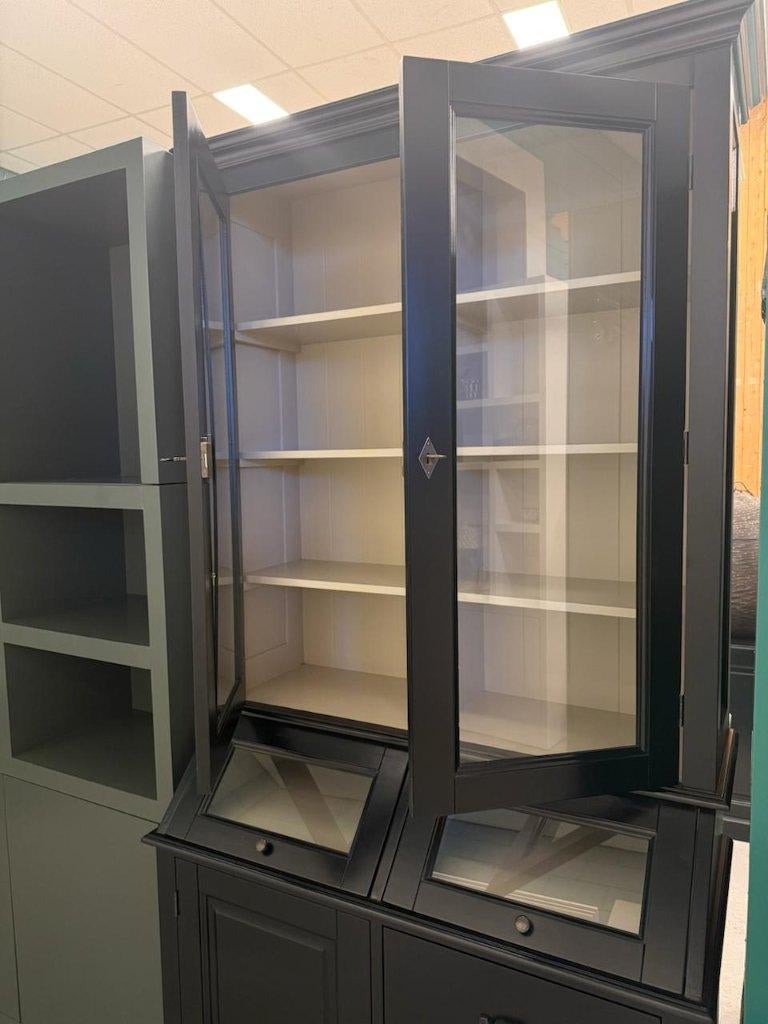 Showmodel buffetkast - Ral 9011 - WEG = WEG, Met deur(en), 100 tot 150 cm, 200 cm of meer, Nieuw