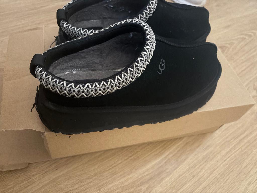 UGG tasman Zwart dames, UGG, Zwart, Ophalen of Verzenden, Pantoffels of Sloffen
