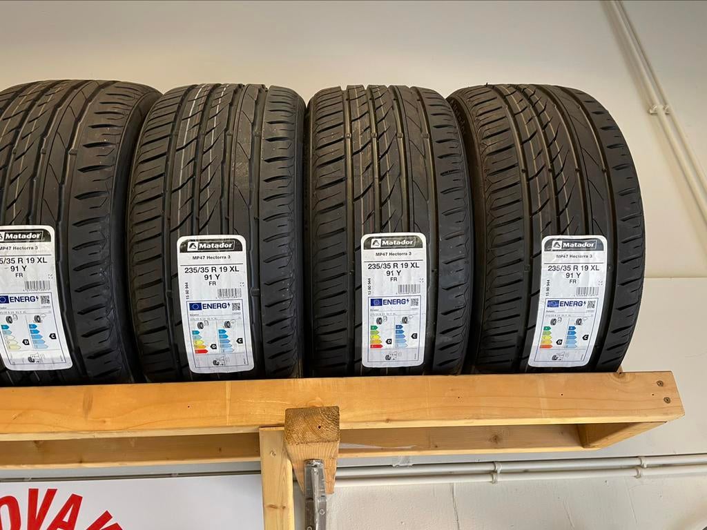 Nieuwe zomerbanden op voorraad van 13 tot 20 inch, Ophalen, Autobedrijf Bovak, Nieuw, Weidehek 58C