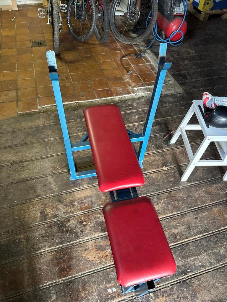 Fitnessbank / Bankdrukbank met houder, Sport en Fitness, Ophalen, Gebruikt, Borst, Fitnessbank