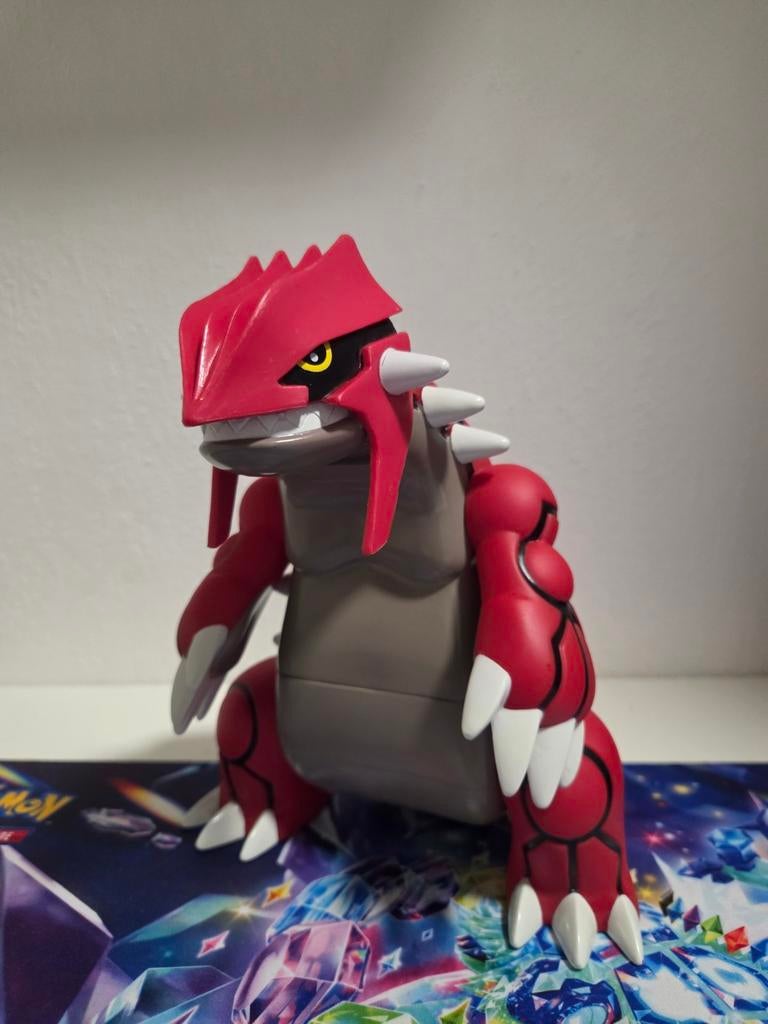 Zeldzame groudon tomy figuur uit 2015, Ophalen of Verzenden, Zo goed als nieuw