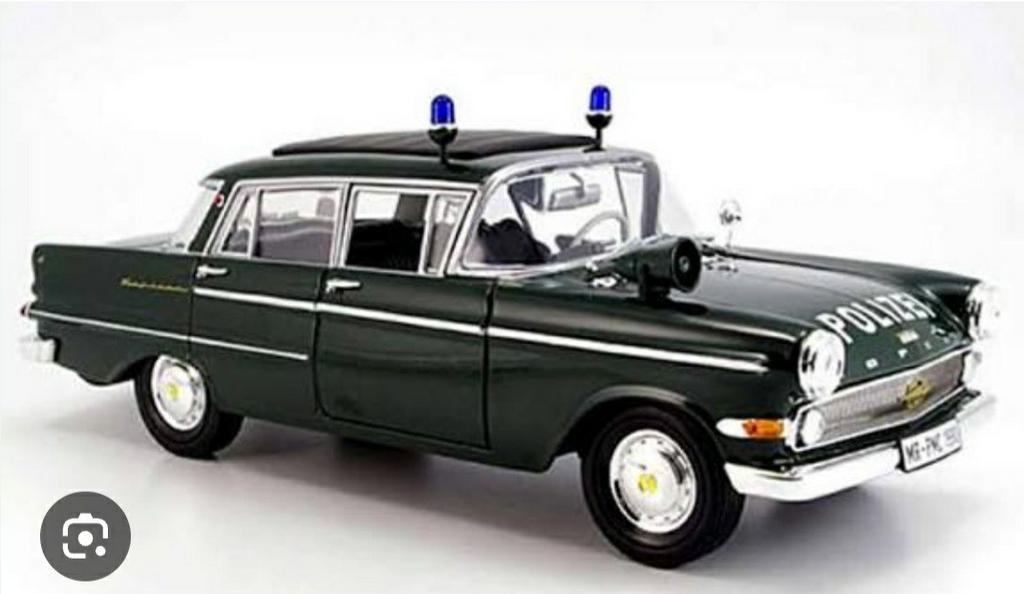 Opel kapitan 1966 Police modelauto 1:18, Hobby en Vrije tijd, Modelauto's | 1:18, Ophalen of Verzenden, Zo goed als nieuw, Auto