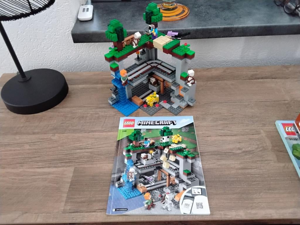 LEGO MINECRAFT Het Eerste Avontuur - 21169

Complete set, Kinderen en Baby's, Speelgoed | Duplo en Lego, Ophalen of Verzenden