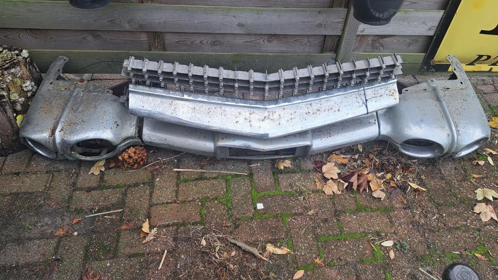 Cadillac 1959 Bumpers - Restauratieproject, Ophalen of Verzenden, Achter, Cadillac, Bumper