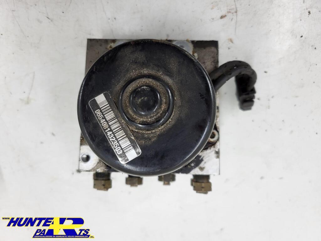 ABS pomp Volvo S60/C70/S70/V70/S80 ('97-'09) 8619534, Gebruikt, Ophalen of Verzenden, Volvo, Volvo