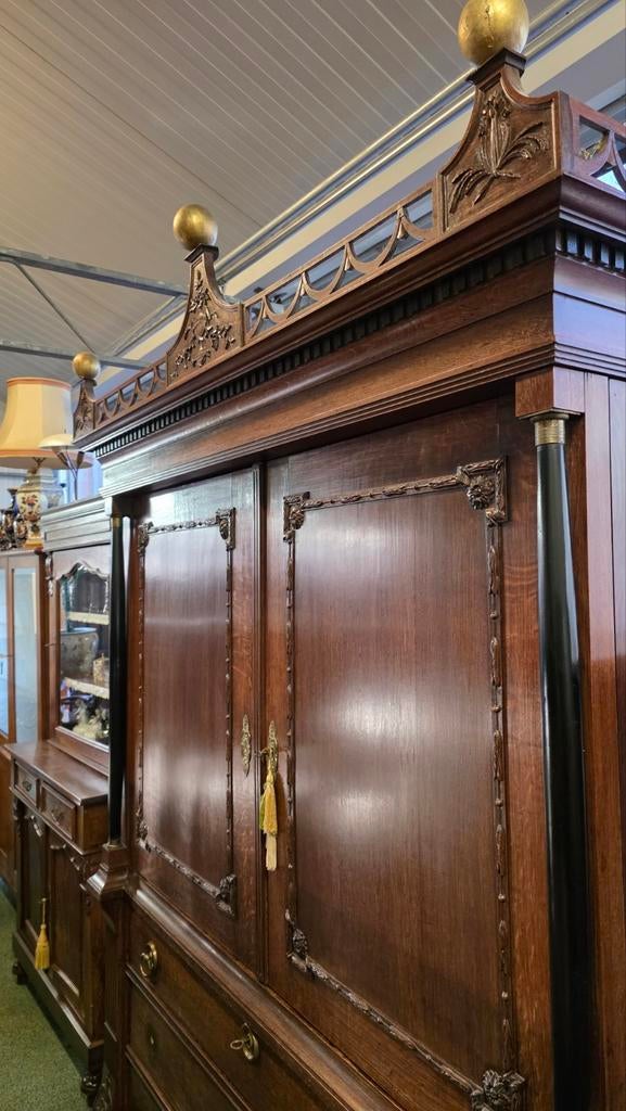 Eiken Hekjes kabinet € 250, Antiek en Kunst, Antiek | Meubels | Kasten, Ophalen