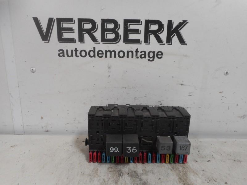 Zekeringkast Volkswagen Golf III (1H1) 1995 vw357937039, Gebruikt, Volkswagen, Volkswagen AG, Kundenbetreuung@volkswagen.de