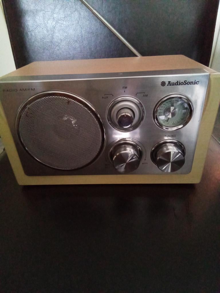 Retro radio van audioSonic, Ophalen of Verzenden, Zo goed als nieuw, Radio