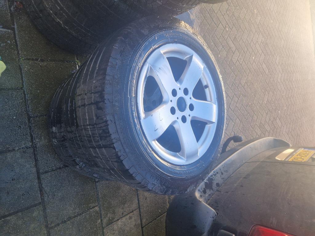 235/60/17 Zomerbanden VW Transporter  T5  van  2016, Ophalen, 17 inch, 235 mm, Band(en)
