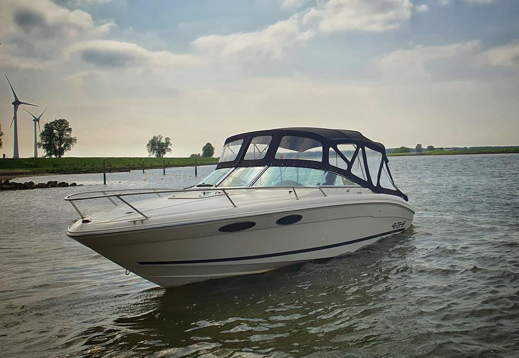 Sea Ray 230 signature cuddy 5.7 v8 bj 2000, Ophalen, Gebruikt, Binnenboordmotor, 200 pk of meer