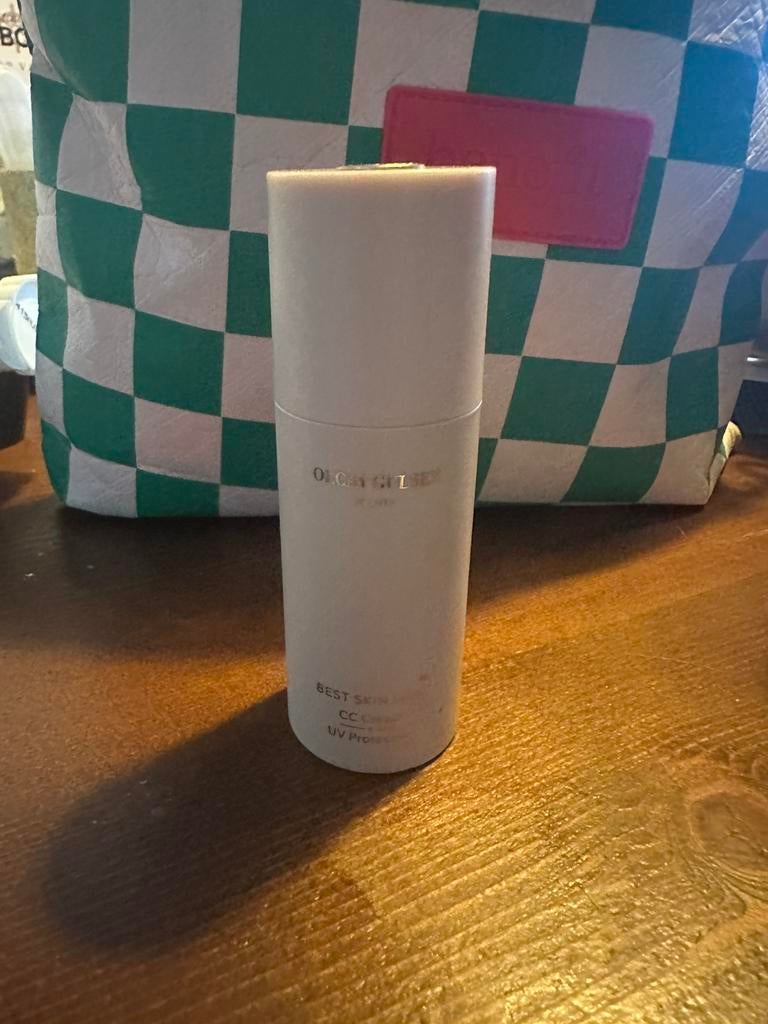 Olcay Gulsen cc cream, Ophalen of Verzenden, Zo goed als nieuw, Beige, Gehele gezicht