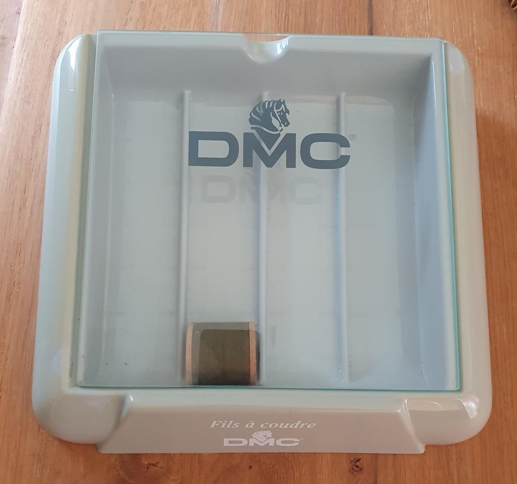 vintage zeldzaam DMC garenklosjes toonbank display, Hobby en Vrije tijd, Borduren en Borduurmachines, Ophalen of Verzenden, Patroon