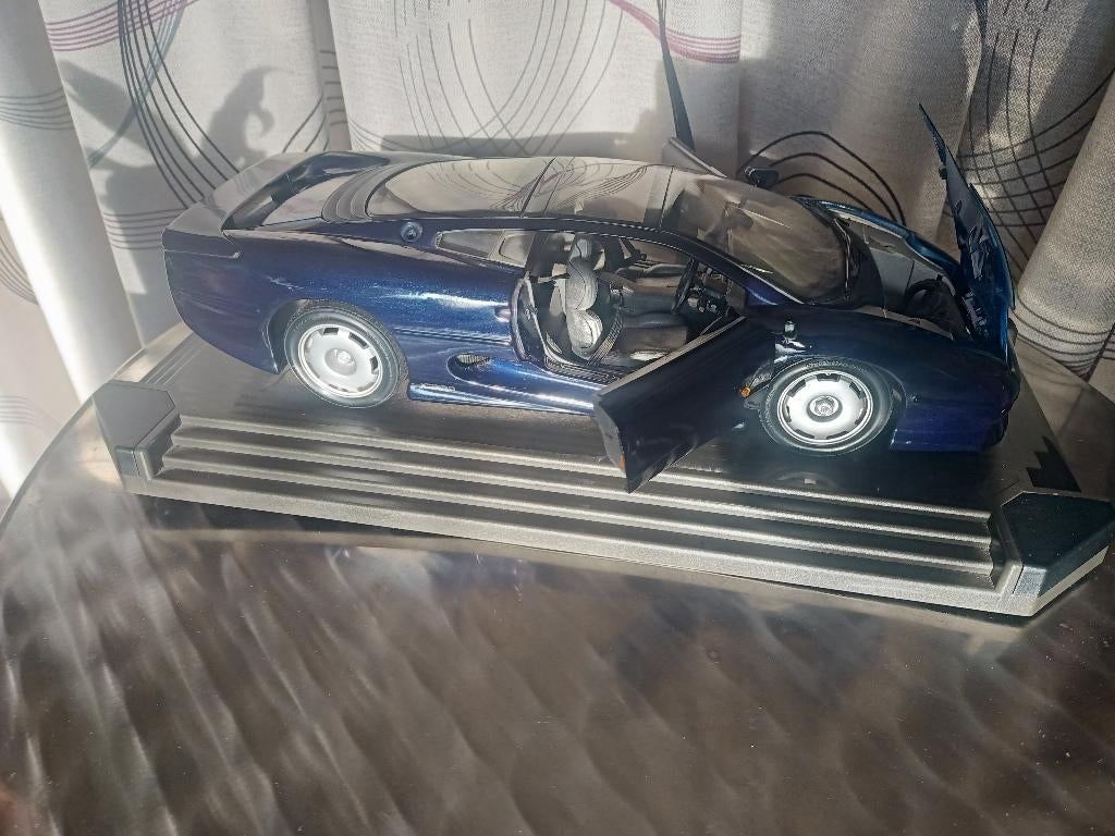 Maisto Modellauto 1:12 Jaguar XJ 220, Ophalen, Zo goed als nieuw, 1:9 t/m 1:12, Auto