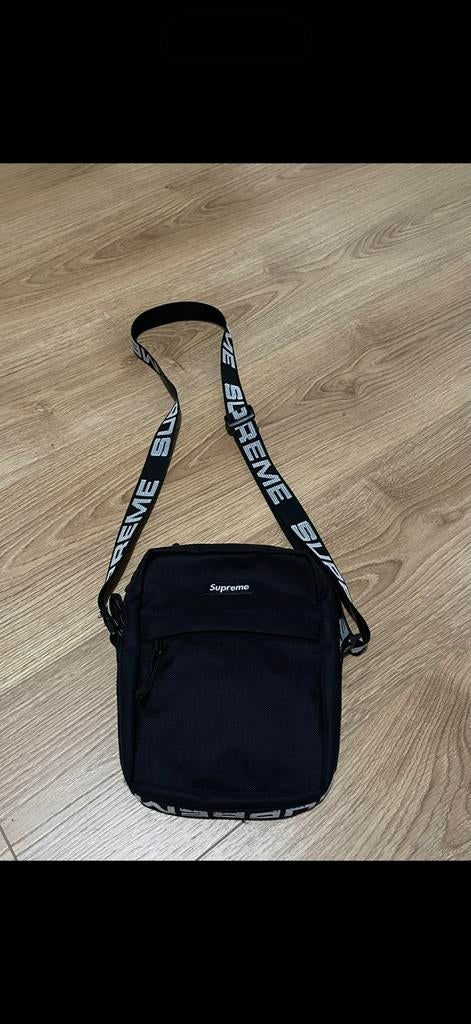 Supreme shoulder bag SS18, Ophalen of Verzenden, Zo goed als nieuw, Zwart, Overige merken
