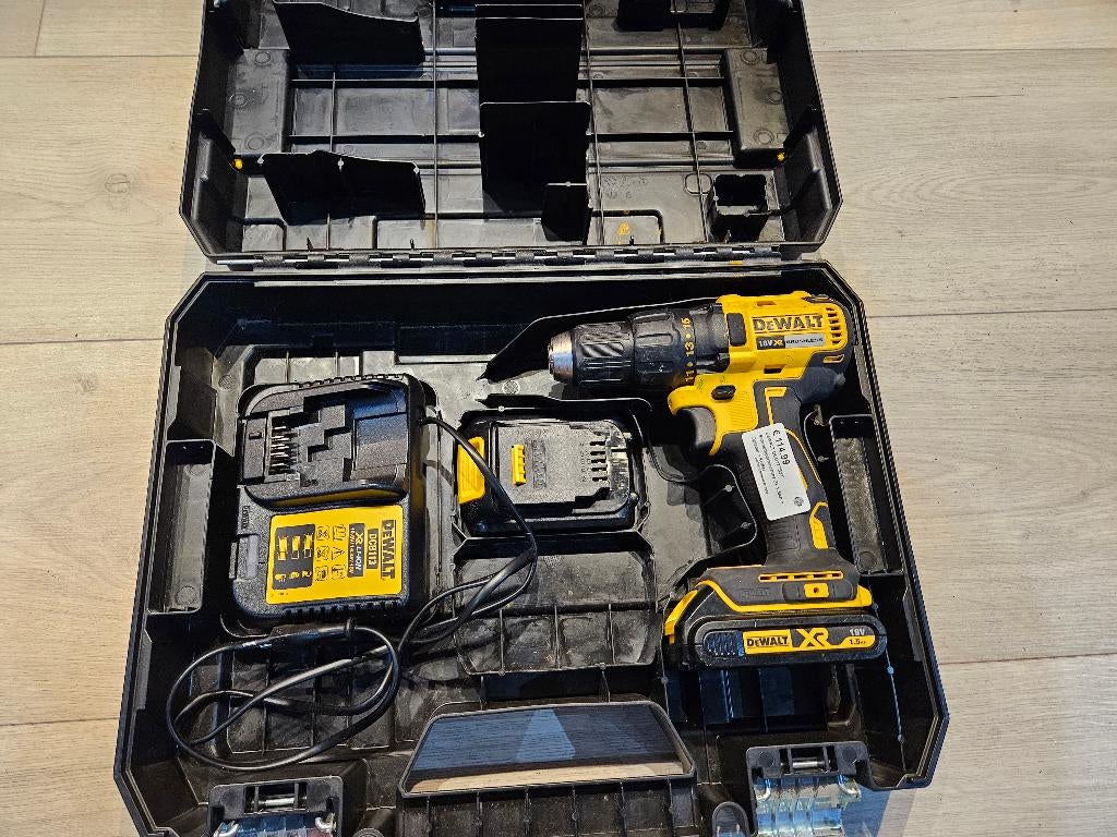 DeWALT DCD777S2T Schroefboormachine 2x 1.5Ah + Oplader, Ophalen of Verzenden