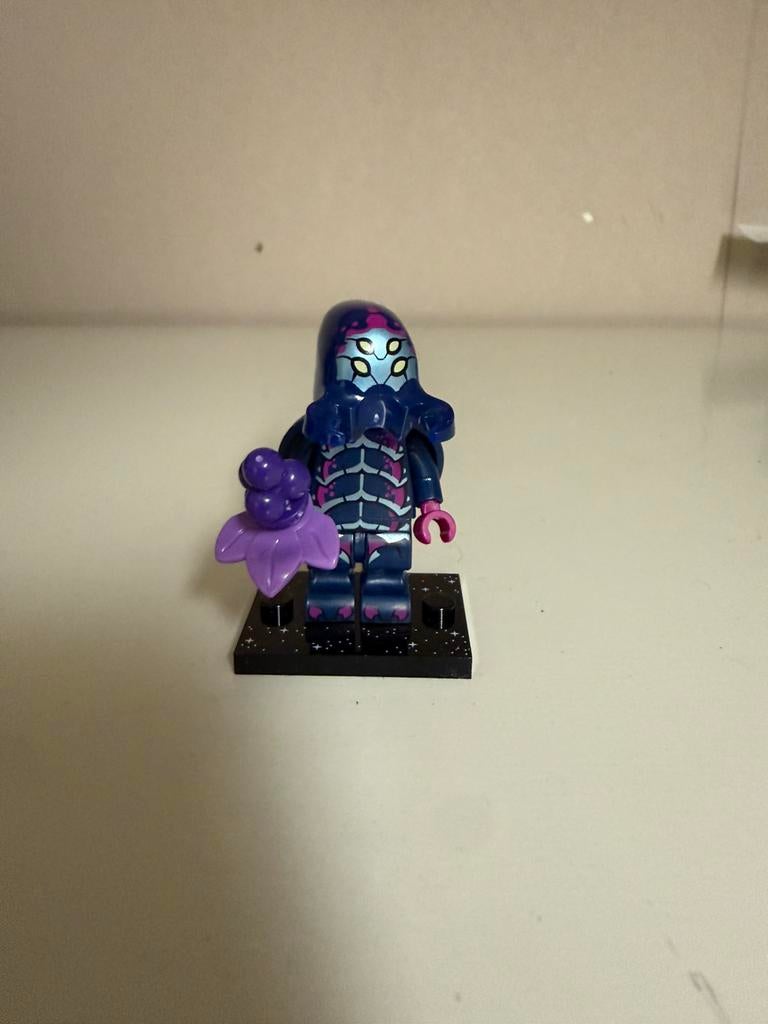 Minifigures Lego buitenaardse keverachtig, Ophalen of Verzenden, Zo goed als nieuw