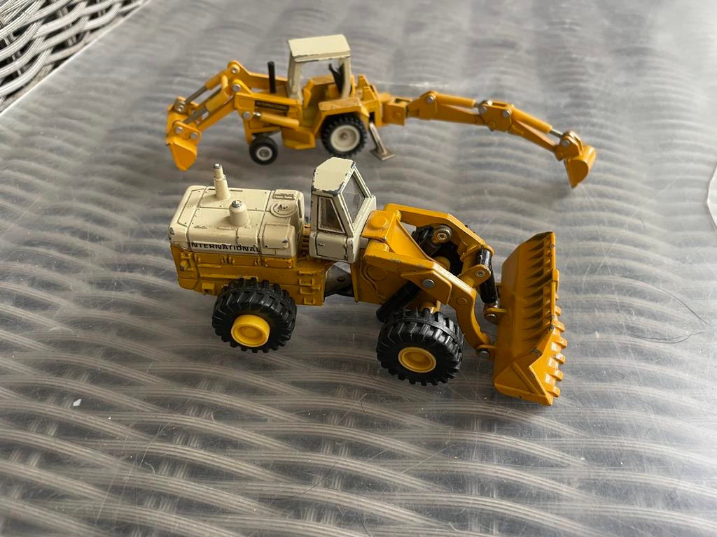 Vintage international tractor en the ertl kraanmachine, Ophalen, Gebruikt, Overige typen, Overige merken