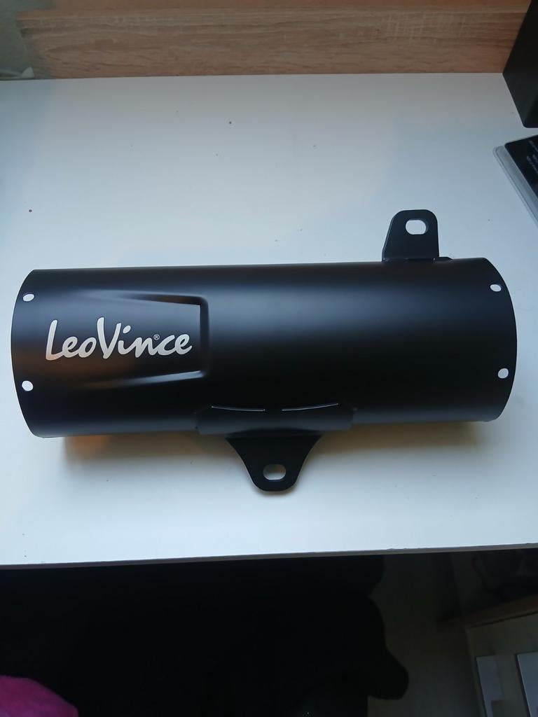 Yamaha NMAX 125/155 Demper Cover - LeoVince, Fietsen en Brommers, Ophalen of Verzenden, Nieuw, Uitlaat, Yamaha