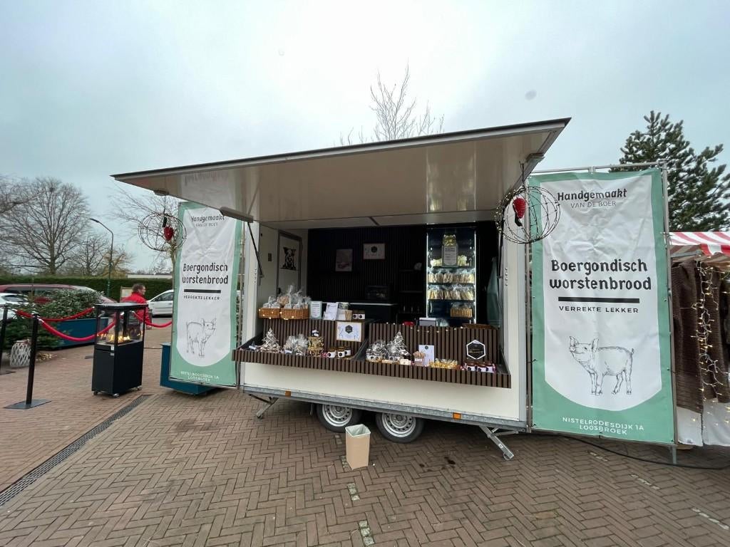 Ruim, moderne professioneel ingericht verkoopwagen, Ophalen