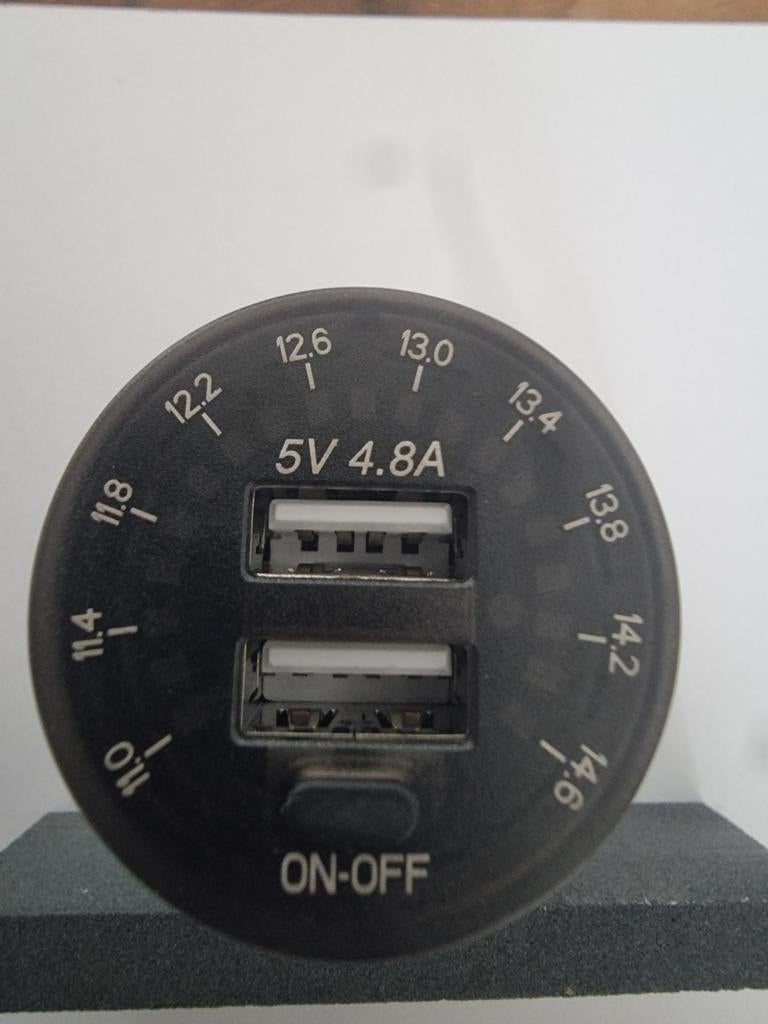 USB Stopcontacten met Voltmeter en Schakelaar, Ophalen of Verzenden, Nieuw