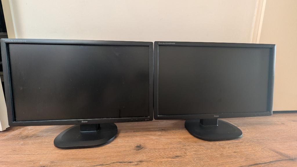 2x 24 inch monitor Iiyama E2409HDS, Computers en Software, Monitoren, HDMI, Ophalen of Verzenden, Zo goed als nieuw, 1 tot 2 ms