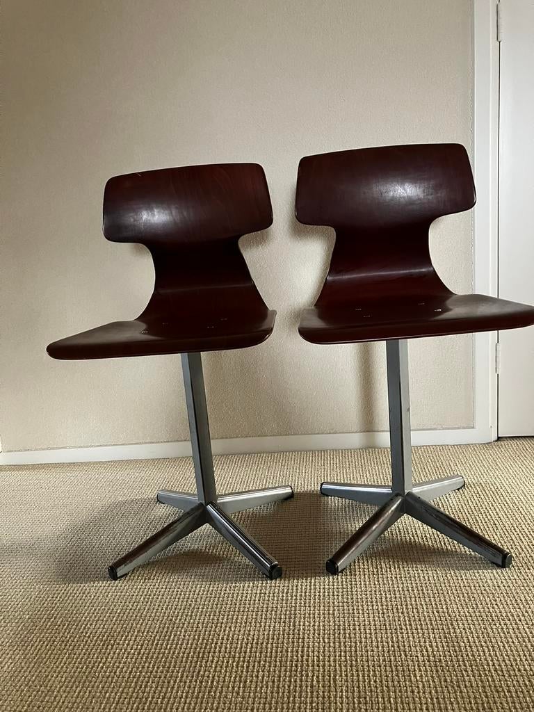 Set van 2 vintage schoolstoeltjes, Kinderen en Baby's, Kinderkamer | Tafels en Stoelen, Ophalen, Gebruikt, Tafel(s) en Stoel(en)