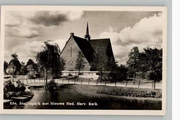 Ede Beatrixpark met Nieuwe Ned Herv Kerk, Ophalen of Verzenden, 1940 tot 1960, Ongelopen, Gelderland