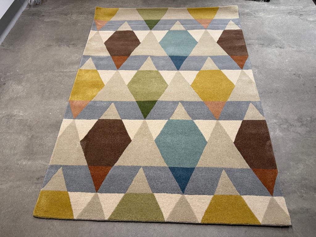 Vloerkleed Brink en Campman Estella Vases 89502 160 x 230 cm, Huis en Inrichting, Vloerkledenloft, Overige kleuren, 150 tot 200 cm