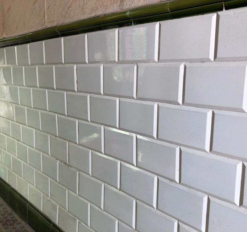 Gedetailleerd Metrotegel patroon, Doe-het-zelf en Verbouw, Tegels, Gebruikt, Verzenden, Minder dan 20 cm, Wandtegels